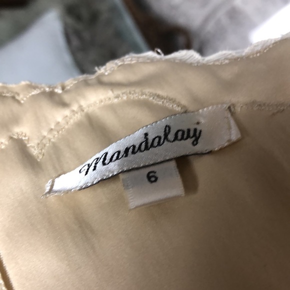 Mandalay one scholder cream Size 6 - Picture 10 of 15